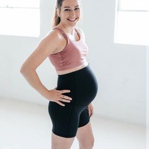 Maternity Spandex Shorts with side pocket!